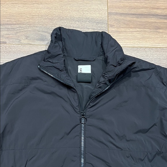 Vuori Canyon Insulated Jacket in Black Size Small - Picture 4 of 14